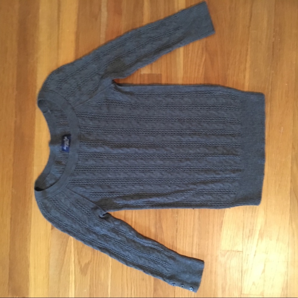 American Eagle gray sweater